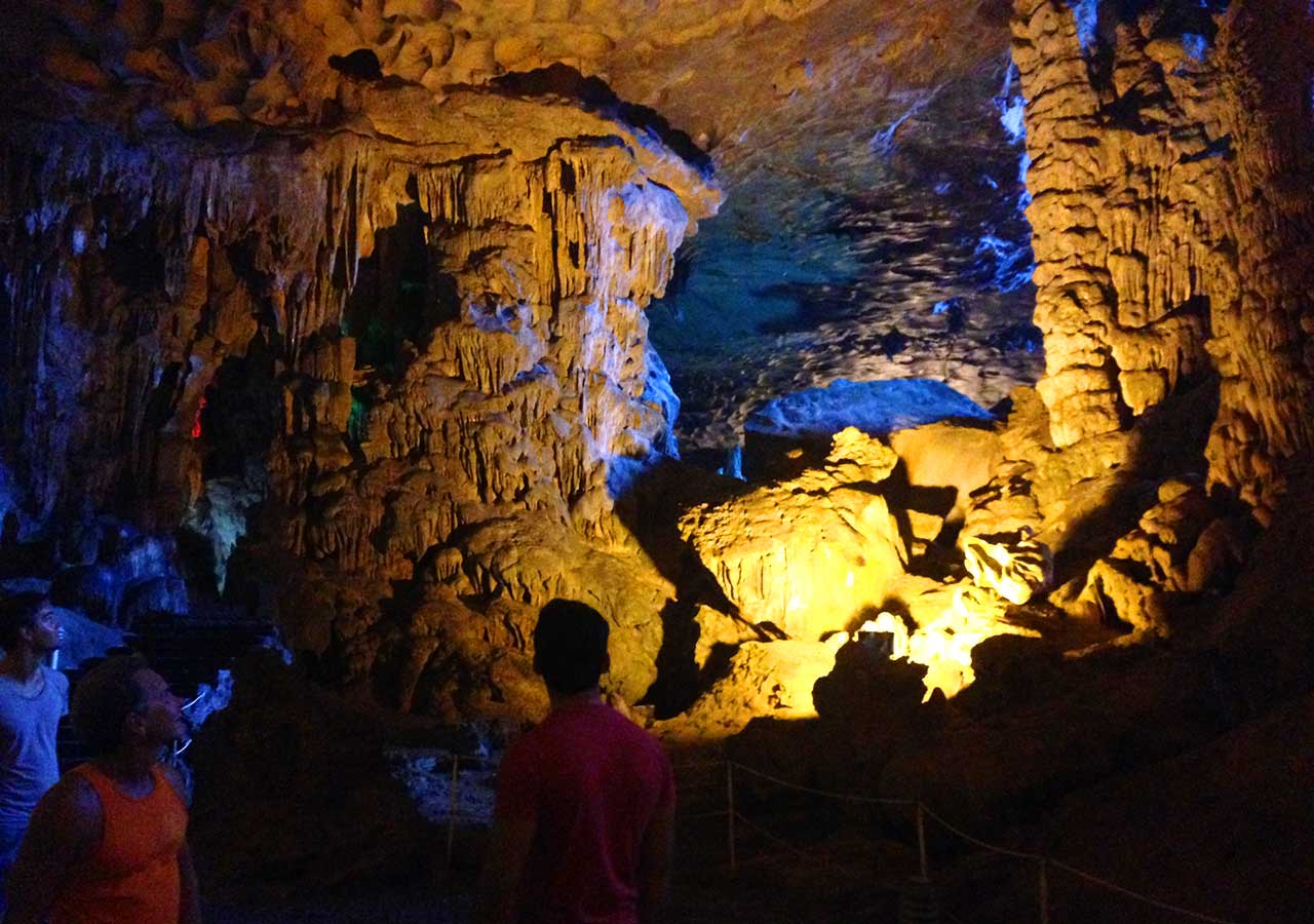ハロン湾　sung sot洞窟