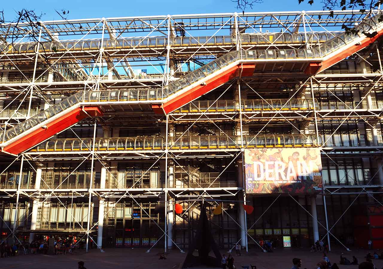 パリ観光　穴場スポット　ポンピドゥーセンター（Pompidou）