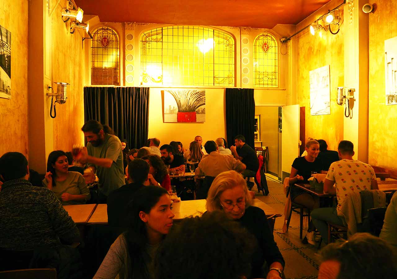 ブリュッセルのおすすめレストラン　Fin de Siecle（ファン・ド・スィエークル）の店内