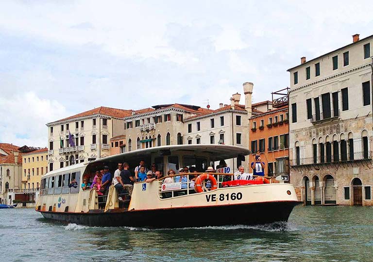 ベネチア観光　水上バス「ヴァポレット（VAPORETTO）」