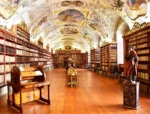 「プラハの名所・ストラホフ修道院で世界一美しい図書館と絶品ビールを楽しもう！」　トップ画像