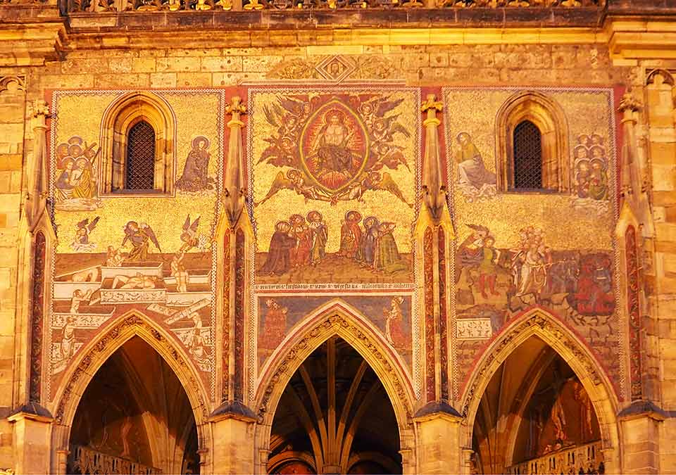 チェコ観光　プラハ城（Pražský hrad）　第三の中庭（3. nádvoří）　聖ヴィート大聖堂（Katedrála sv. Víta）　最後の審判のモザイク画