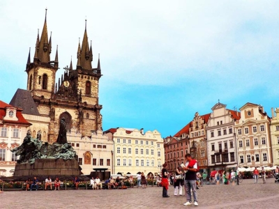 「プラハの旧市街広場を徹底解剖！世界遺産の広場を徒歩で散策しよう！」　トップ画像