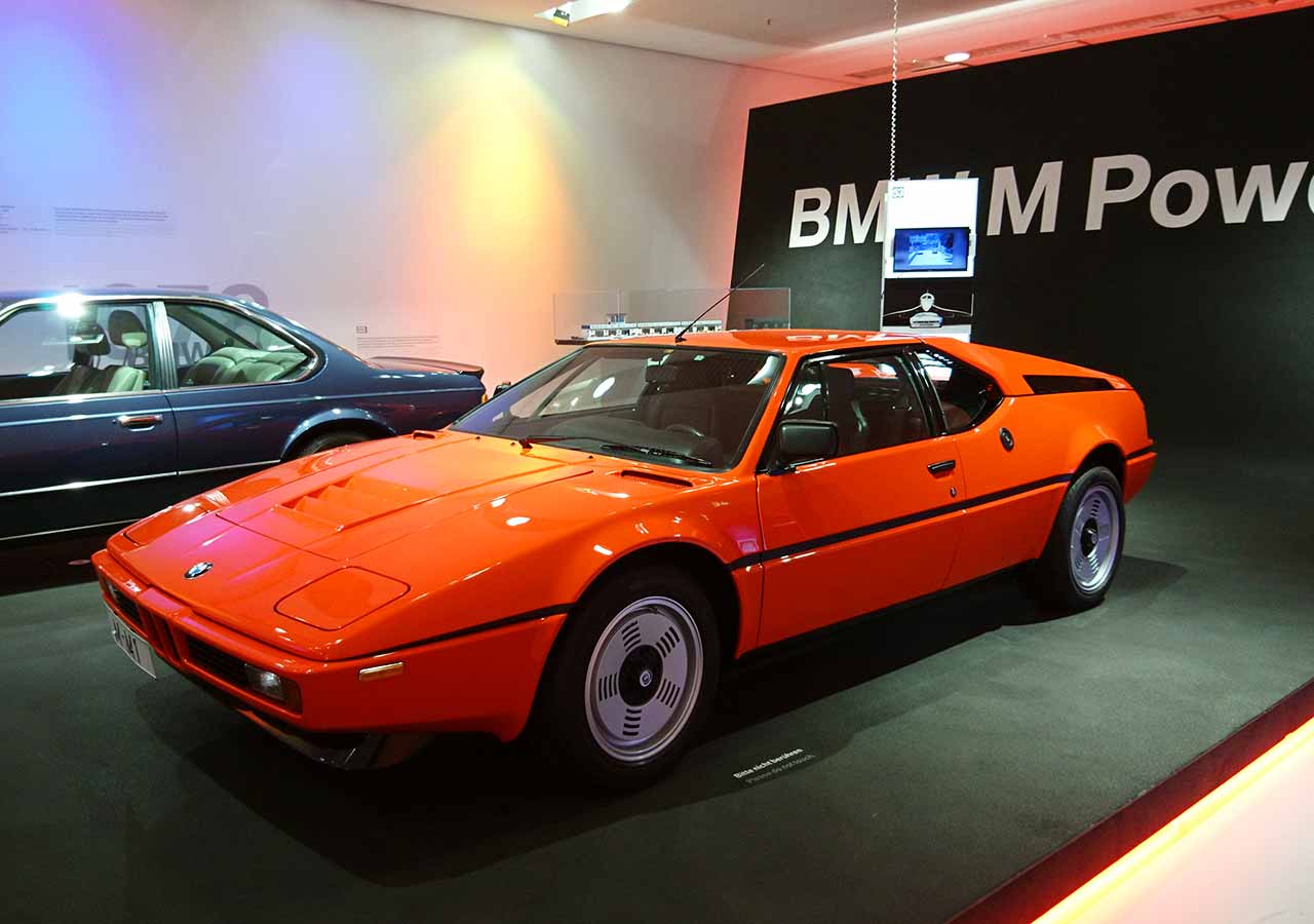 ミュンヘン観光　BMW博物館（BMW Museum）の展示の車