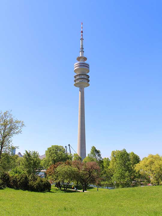 ミュンヘン観光　オリンピック公園　タワー
