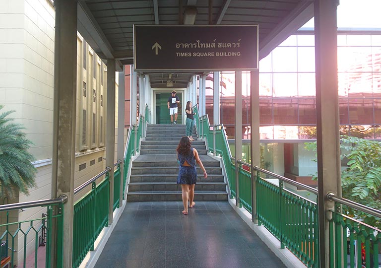 バンコク観光　人気スパ　マイ・スパ（MY SPA）　アソーク駅高架橋