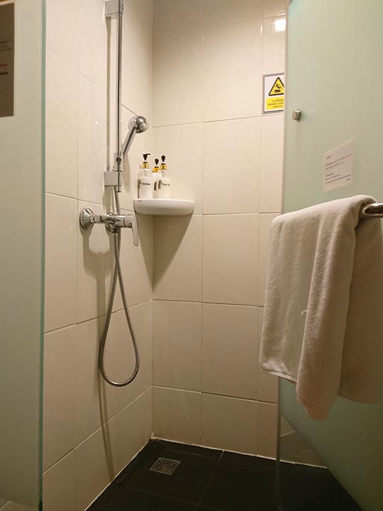バンコク観光　人気スパ　マイ・スパ（MY SPA）　トリートメントルーム　シャワー
