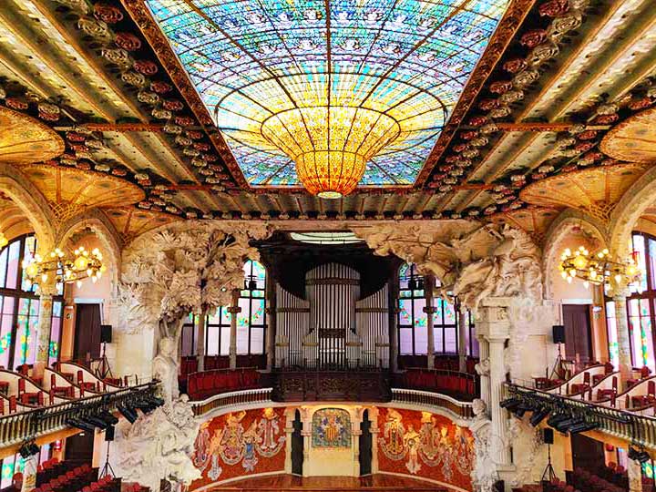 「カタルーニャ音楽堂を見学！行き方や注意点は？ステンドグラスが美しすぎた」　トップ画像