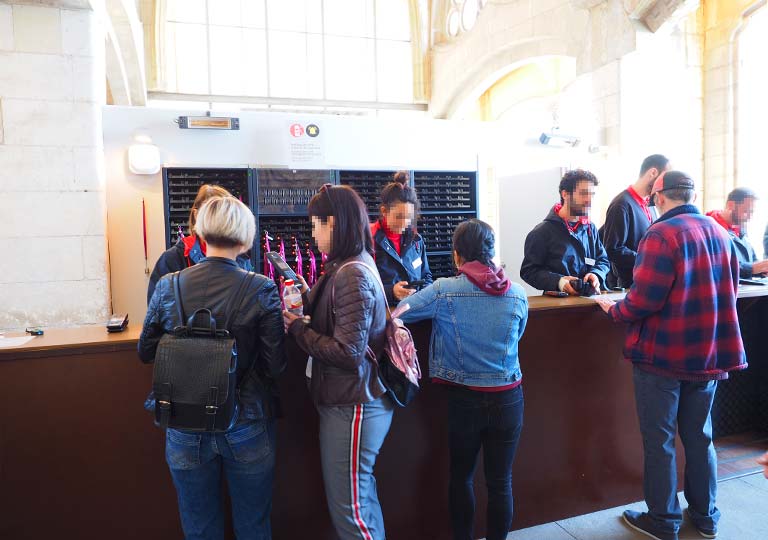 barcelona-sagradafamilia-audioguide-office バルセロナ観光 サグラダファミリア オーディオガイド受取所