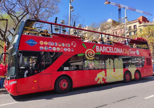 バルセロナ観光　バルセロナ・シティー・ツアーのバス