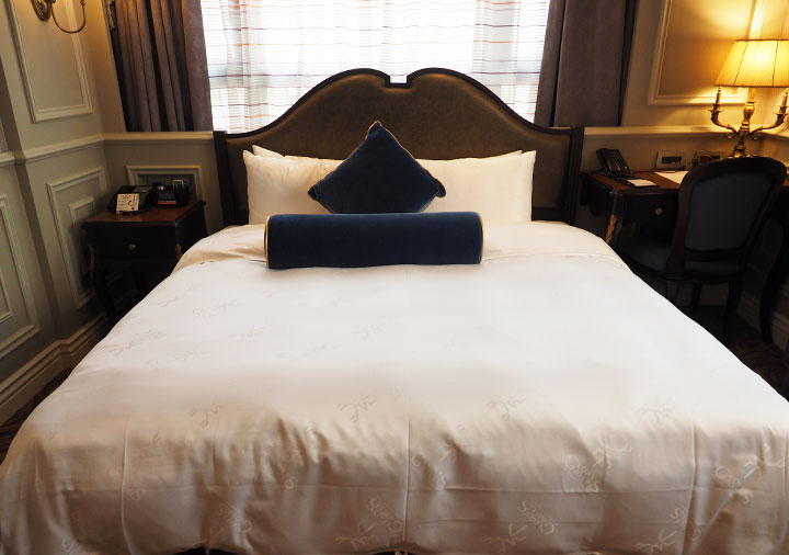 ゴールデンチューリップRSブティックホテル台南　客室のベッド