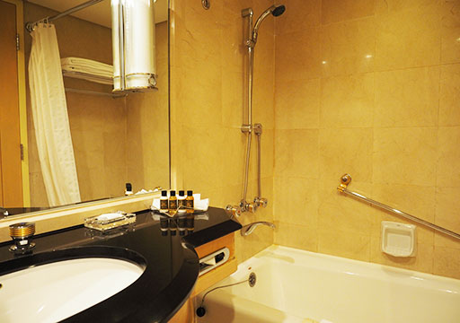 アンバサダーホテル高雄　客室のバスルーム