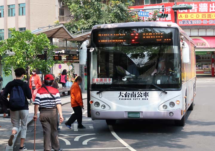 台南の市バス
