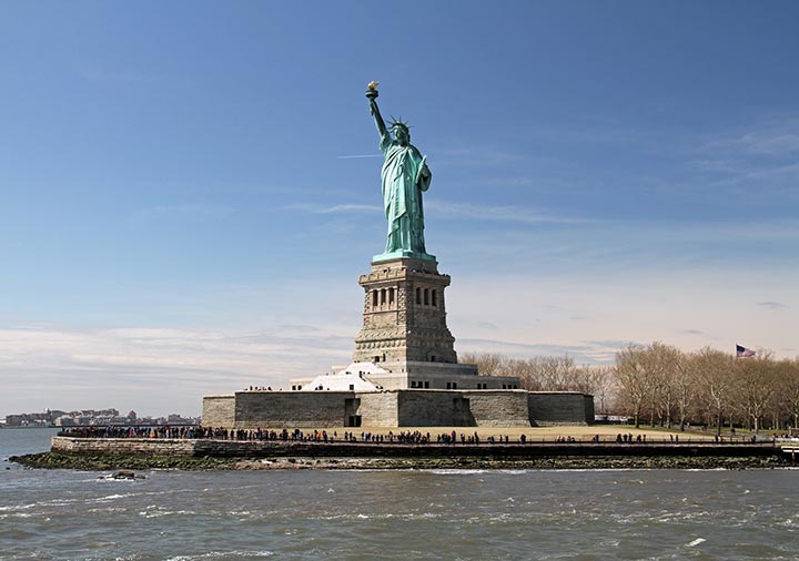 ニューヨーク　自由の女神像