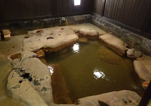 黒川温泉 旅館山河　大浴場：薬師の湯の男湯