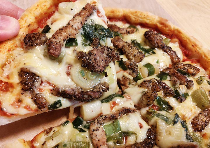 カーサ・カキヤ　冷凍 ピザ　さつま黒豚の黒胡椒風味と京都九条ねぎのピザ