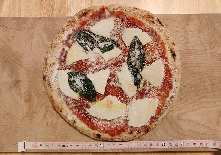 ピザレボ(PIZZAREVO)の冷凍ピザ　サイズ