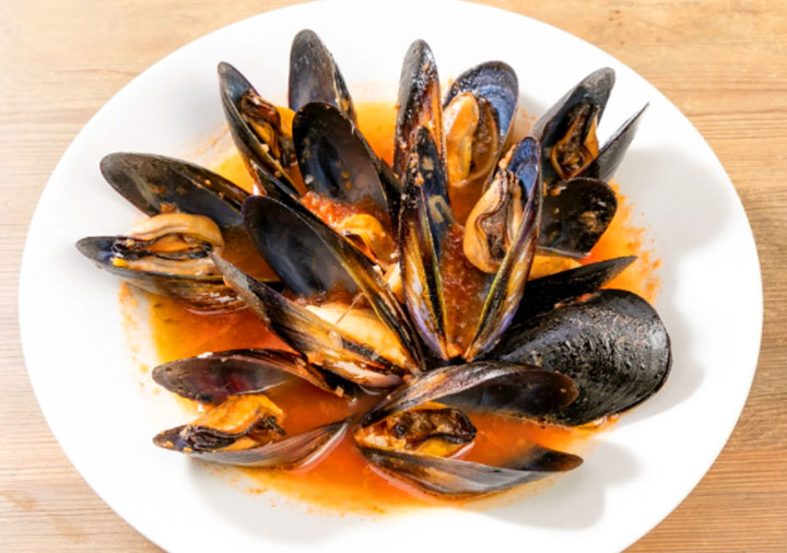 australian-dining-barrack-mussels オーストラリアン・ワインダイニング『64 Barrack st.』 パース名物チリマッスル