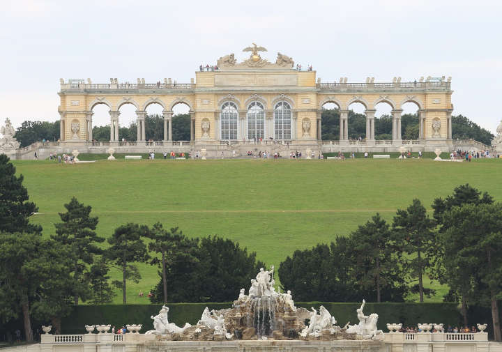 ウィーン観光　シェーンブルン宮殿(Schloss Schönbrunn)のグロリエッテ(Gloriette)