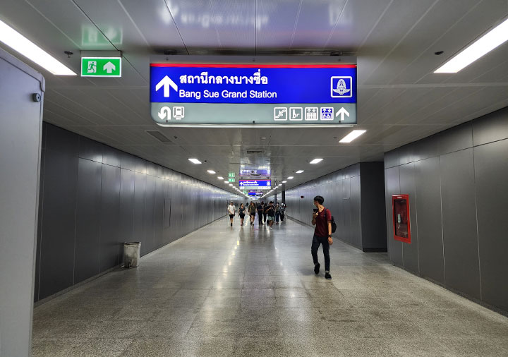 Bang Sue Grand Stationの案内標識