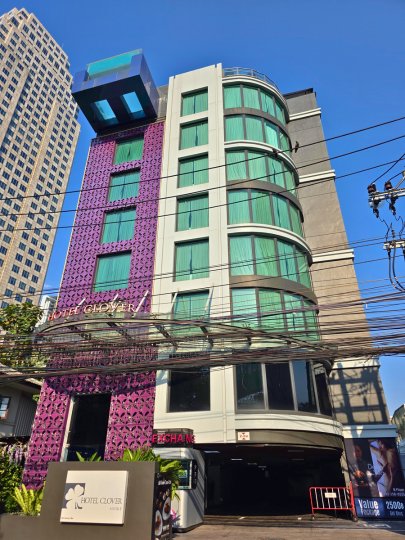 bangkok-hotel-clover-asoke-building ホテルクローバーアソークバンコク 建物