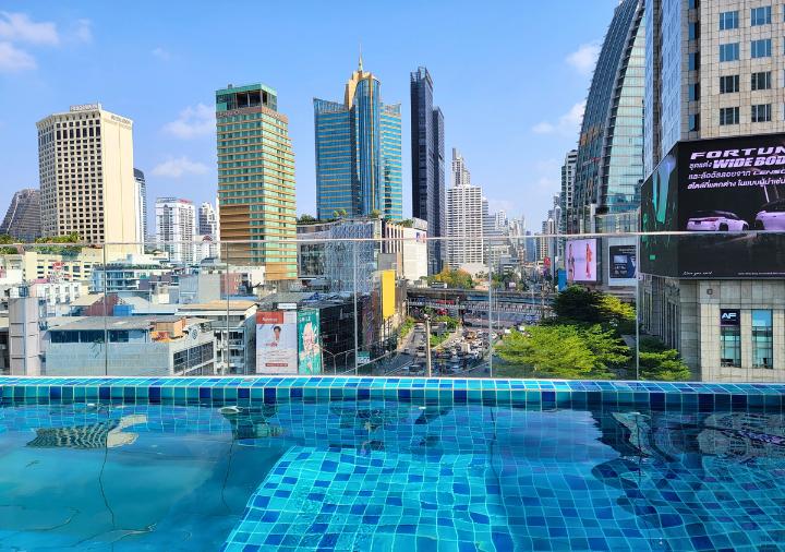 bangkok-hotel-clover-asoke-pool-1 ホテルクローバーアソークバンコク プール