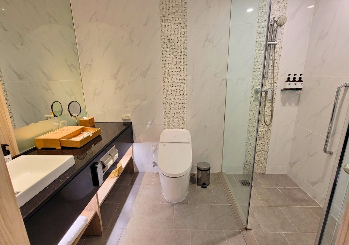bangkok-solaria-nishitetsu-hotel-standard-twin-room-bathroom ソラリア西鉄ホテルバンコク スタンダードツインルームのバスルーム