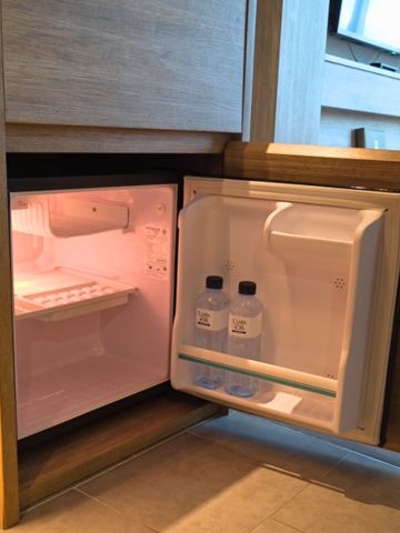solaria-nishitetsu-hotel-bangkok-standard-twin-room-fridge ソラリア西鉄ホテルバンコク スタンダードツインルームの冷蔵庫