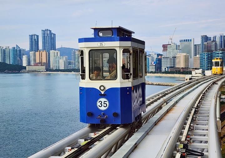 busan-haeundae-blueline-park-skycapsule 釜山観光 海雲台ブルーラインパークのスカイカプセル