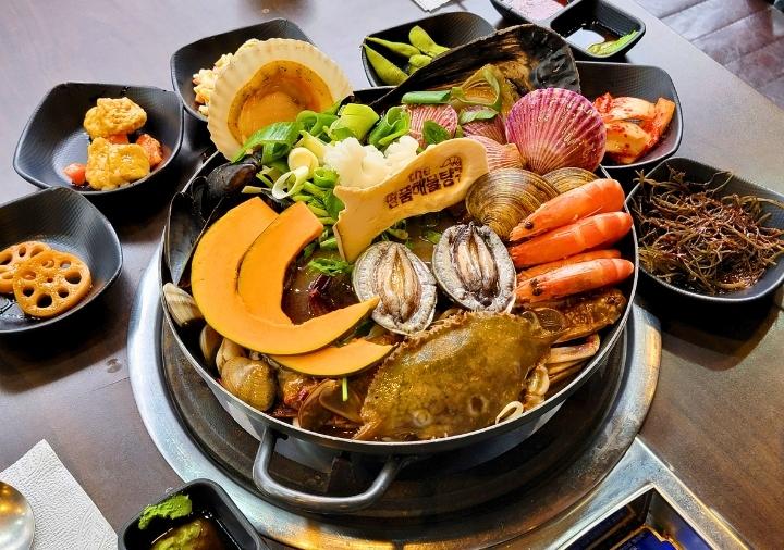 busan-haeundae-seafood-hotpot 釜山観光 ザ名品ヘムルタンチョゲクイの海鮮鍋