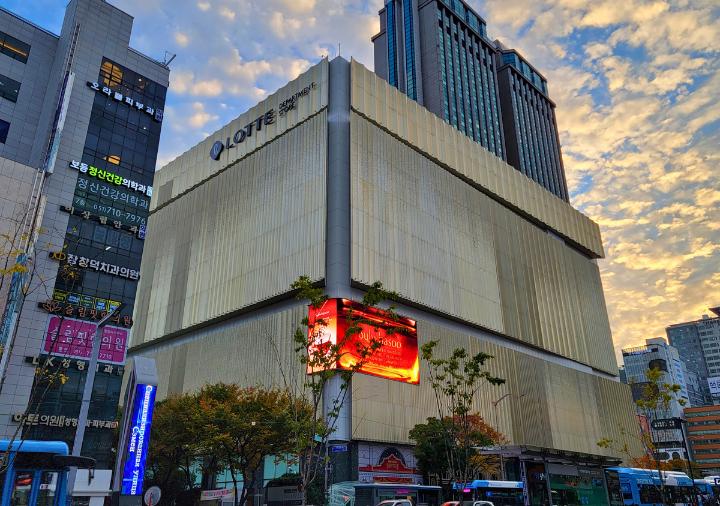 busan-lotte-depart-somyeon-main-store 釜山観光 ロッテ百貨店西面本店