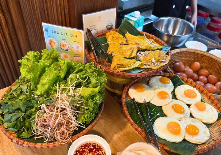ハイアン リバーフロント ホテル ダナン　朝食ビュッフェののバインセオ