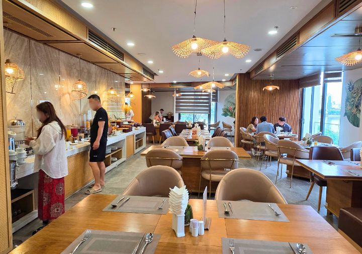 ハイアン リバーフロント ホテル ダナン　朝食ビュッフェの会場
