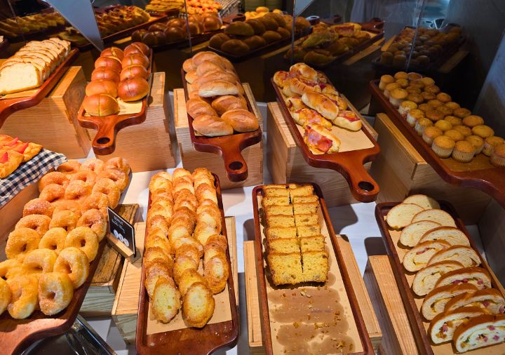radisson-hotel-danang-breakfast-buffet-bakery ラディソン ホテル ダナン 朝食ビュッフェのパン・スイーツ