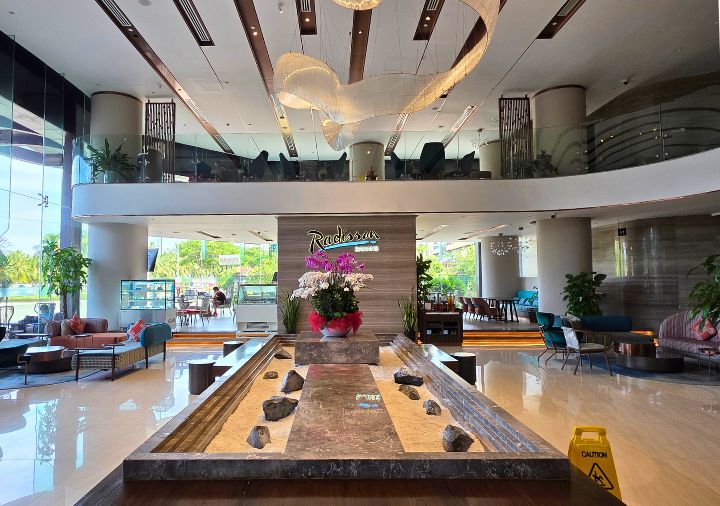 radisson-hotel-danang-lobby ラディソン ホテル ダナン ロビー