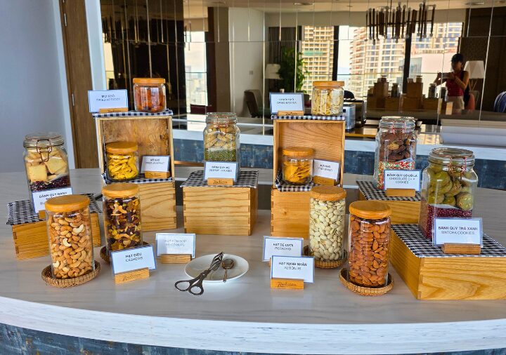 radisson-hotel-danang-lounge-teatime ラディソン ホテル ダナン ラウンジのティータイムの軽食