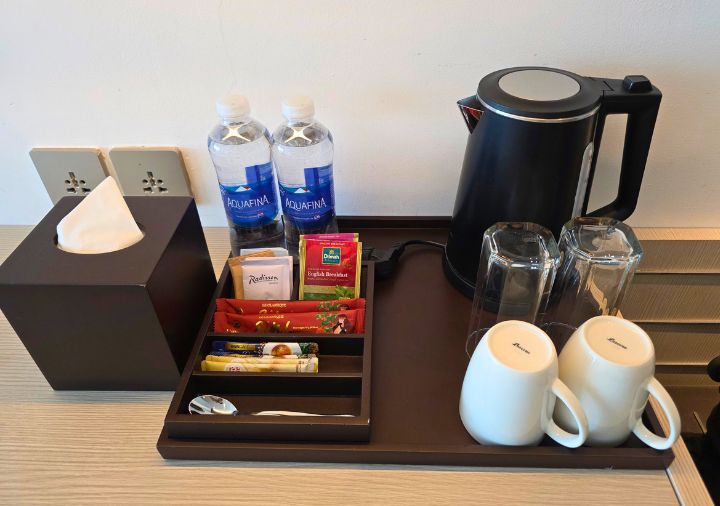radisson-hotel-danang-room-coffee-tea ラディソン ホテル ダナン プレミアルームのコーヒー・お茶セット