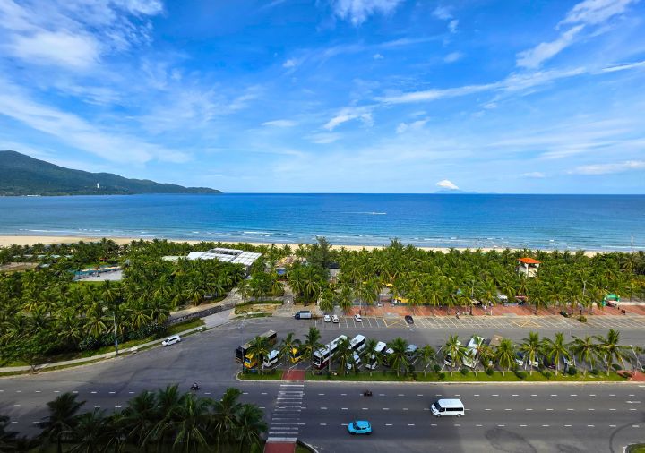 radisson-hotel-danang-room-view ラディソン ホテル ダナン プレミアルームからの眺め
